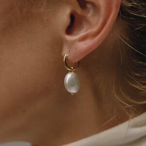 Pearl Huggies Waterproof Gold Huggie Earrings Coin Pearl Drop Dainty Non-tarnish